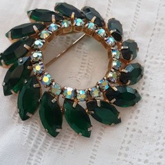 VINTAGE Green Navette and AB Clear Stones Gold Tone Round Brooch 2.25″