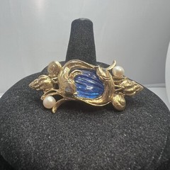 Gold Tone Blue Ribbed Glass Faux Pearl Seashell Fish Marine Life Brooch Pin