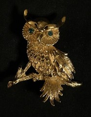 TWO VINTAGE BROOCHES / PINS GREEN EYED MONET OWL & GREEN EYED TURLE