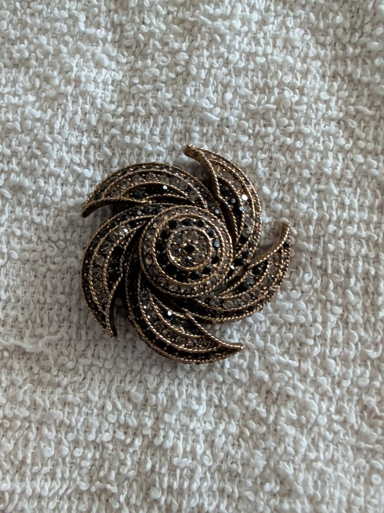 Vintage Brooch Black And Clear Rhinestones Set In Gold Tone