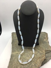 VINTAGE 50’S Single STRAND Beautiful Glass BEADED NECKLACE #FN595