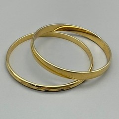 Monet Bangle Bracelet Women Gold Tone Etched Smooth Stackable Jewelry 7.25 In