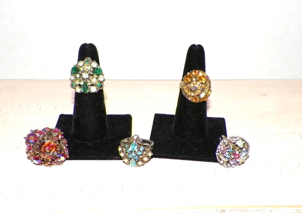LOT OF FIVE (5) VINTAGE HOLLYCRAFT RINGS RED GREEN PASTEL YELLOW BLUE