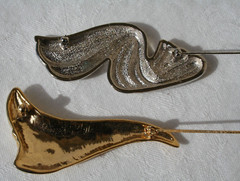 2 Modernist White Enamel Swirl Abstract Gold Silver Tone Brooch Pin MCM 2.75″