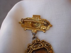 VINTAGE GOLDETTE ORNATE CRYSTAL TASSEL DANGLE BROOCH PIN SIGNED