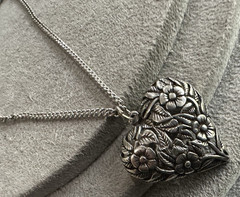 Jezlaine Vintage Sterling Silver Textured Etched Floral Heart Pendant Necklace