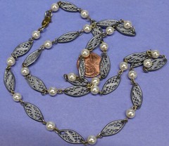 VINTAGE FAUX PEARL AND SILVERTONE FILAGREE CHAIN BEAD NECKLACE 29 IN.