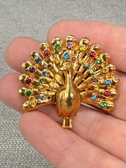 Vintage Brooch Peacock Multicolor Rhinestones Gold Tone Bird 1.5 Inches