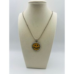 Vintage Y2K Smiley Face Bottle Cap Necklace – Made in Korea – 90s Retro Pendant