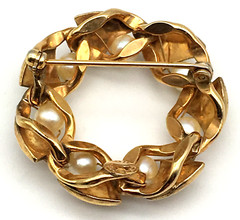 Henry Griffith Signed H.G. 60’s Brushed 1/20 12KTGF Cultured Pearls Wreath Pin