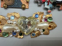 ESTATE ARTISAN HAND CRAFTED GLASS PEARL METAL PLASTIC ENAMEL BROOCH PIN LOT 3