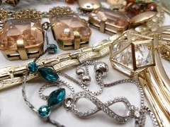 Vintage~Mod Estate Costume Jewelry Lot~AVON~CORO~JERI LOU~J CREW~SARAH~PARK LANE