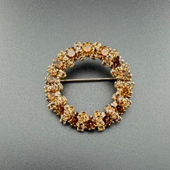 Weiss Brooch Pin 1.5in Amber Topaz Rhinestone Gold Tone Circle Wreath Vintage