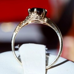 14k yellow gold ring 1.00ct Bohemian garnet sz 6 solitaire vintage 2.40g N3159