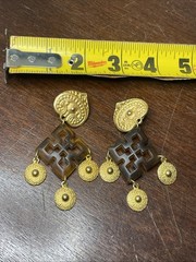 Large long Drop Brushed Matte Gold Tone Marbled Clip On Earrings