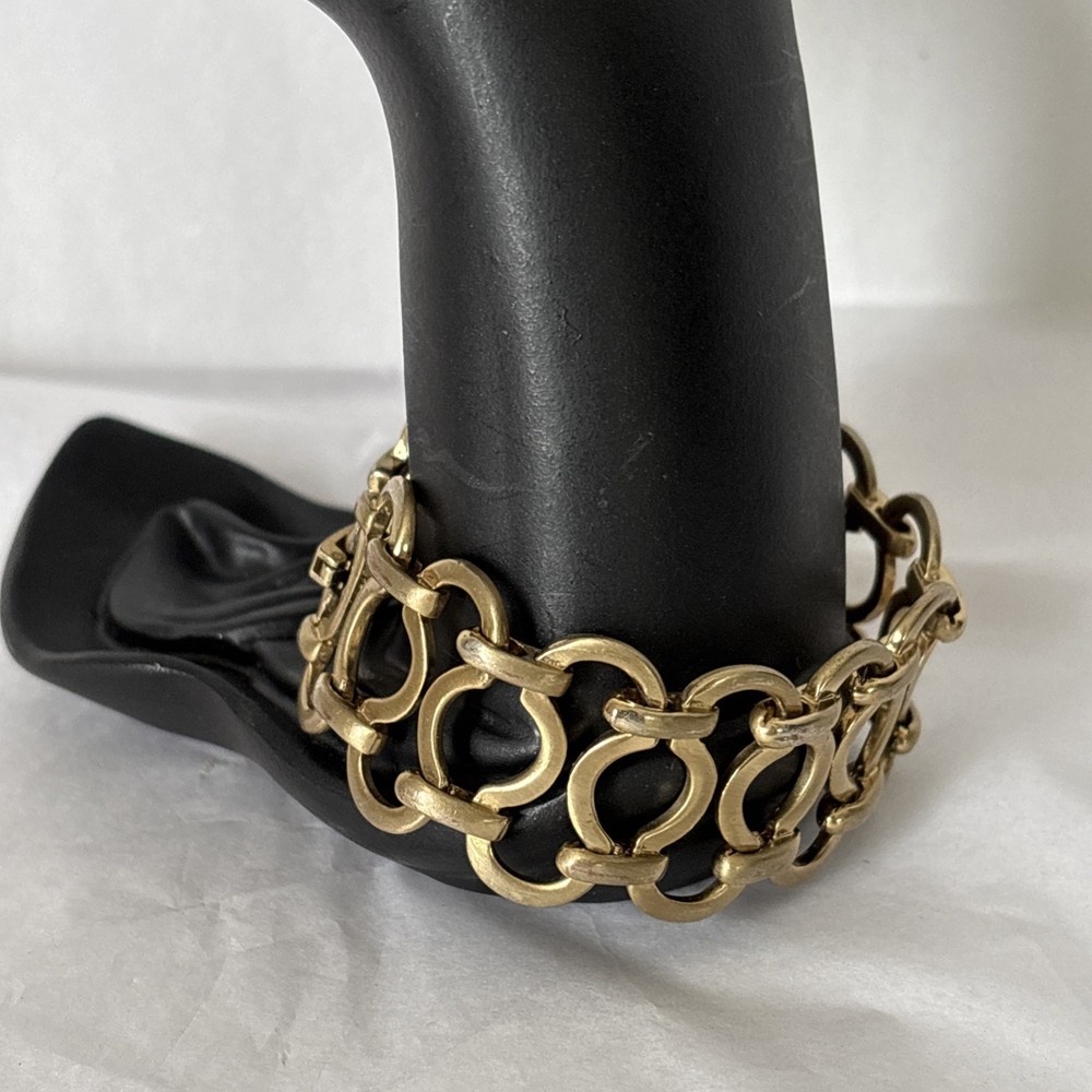 VTG Trellis Pattern Bracelet 1″ Wide Gold Tone Fold Over Latch