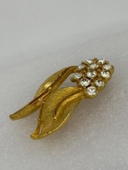 Vintage Unsigned Demi Parure Brushed Gold-Tone Leaves Rhinestone Brooch Clip Ear