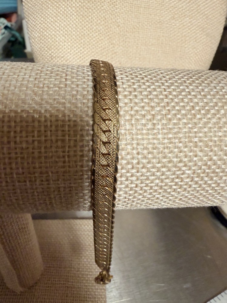 Vintage Gold-Tone Bracelet 7.5 Inches
