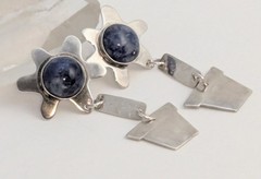 Vtg Anne Forbes Sterling Silver Sodalite Articulated Abstract Flower Earrings