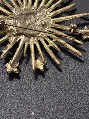 Large Starburst Angel Cherub Brooch