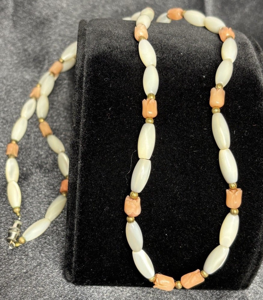 Vintage Mother Of Pearl Angel Coral Carved Tulip Necklace Barrel Clasp 28 in