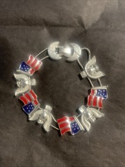 Vintage Silver Tone Patriotic Slide Bracelet American USA Flags And Eagles Exc!