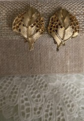 Vintage Gold Tone Leaf Clip On Earrings Jewelry JMS-1