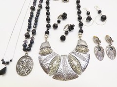 Vintage Jewelry Lot Black Faceted Glass Crystals Rhinestones Cabochon + D2106