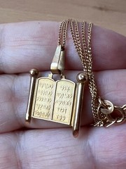 UNIQUE VINTAGE 14K TORAH 10 COMMANDMENTS MOSES PENDANT NECKLACE MADE IN ISRAEL