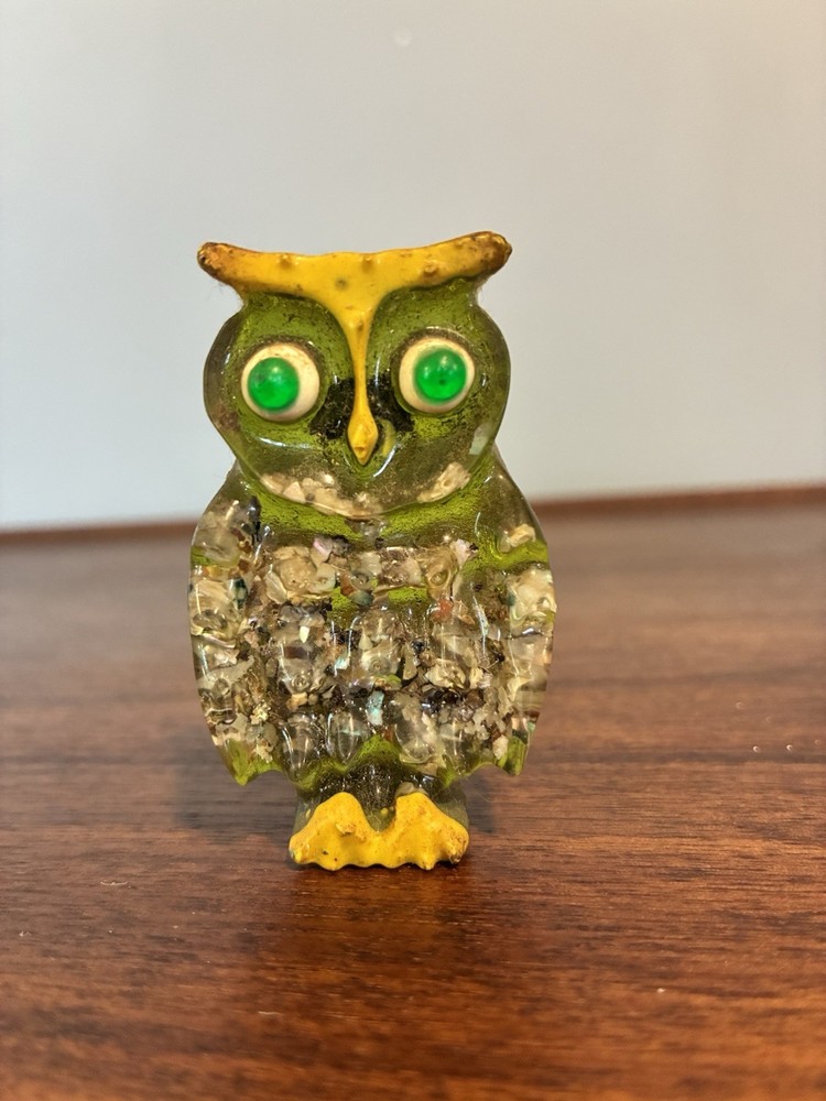 Vintage Mid Century Lucite Owl Brooch Pin 1970’s Big Green Eyes Retro New Clasp