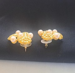 Vintage Richelieu Gold Tone Starfish Seashell White Faux Pearl Earrings