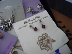 MIXED LOT 14 PAIRS PIERCED EARRINGS DANGLE HUGGIE #5/25