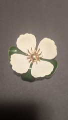 Sarah Coventry Tahitian Flower Enamel White And Green Brooch Vintage 1969 Signed