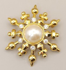 Marvella brooch Gold Tone Faux Pearl Star Crest Sword Shield Starburst