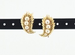 Trifari Gold Tone Faux Pearl Clip-On Earrings SEE DESCRIPTION J19-4266