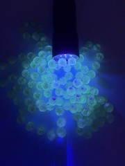 Vtg Uranium Glass Necklace Vaseline Glows UV Blacklight Knotted 52″ Rope Flapper
