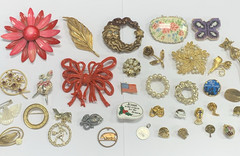 Vintage Estate 36pc Jewelry Lot Brooches Pins Celluloid Metal Stones Religious