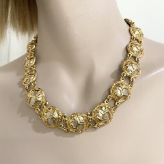 Vintage Faux Pearl Encased Medallion Gold-plated 18-inch Chunky Collar Necklace