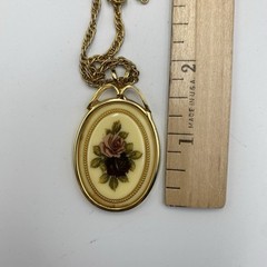 Vintage Floral Roses Cameo Pendant Necklace 23” Rope Chain Gold Tone