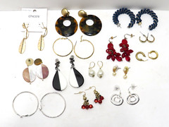 28pc LOT COSTUME JEWELRY – 14 PAIRS of BEAUTIFUL LADIES RHINESTONE EARRINGS *