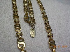 KL? KJ? KR? KP? SIGNED GOLDTONE METAL FANCY 8 AND BAR LINK CHAIN 23.5″ L 1/4″ W