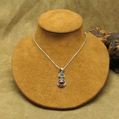 Vintage Sterling Silver Aventurine and Man-made Pearl Pendant Necklace