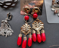 Resell Wear Lot Of 38 Pieces New Costume Jewelry Many NWT