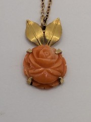 Krementz Carved Coral Rose Flower With Gold Tone Leaves Pendant On 17.75″ Chain.