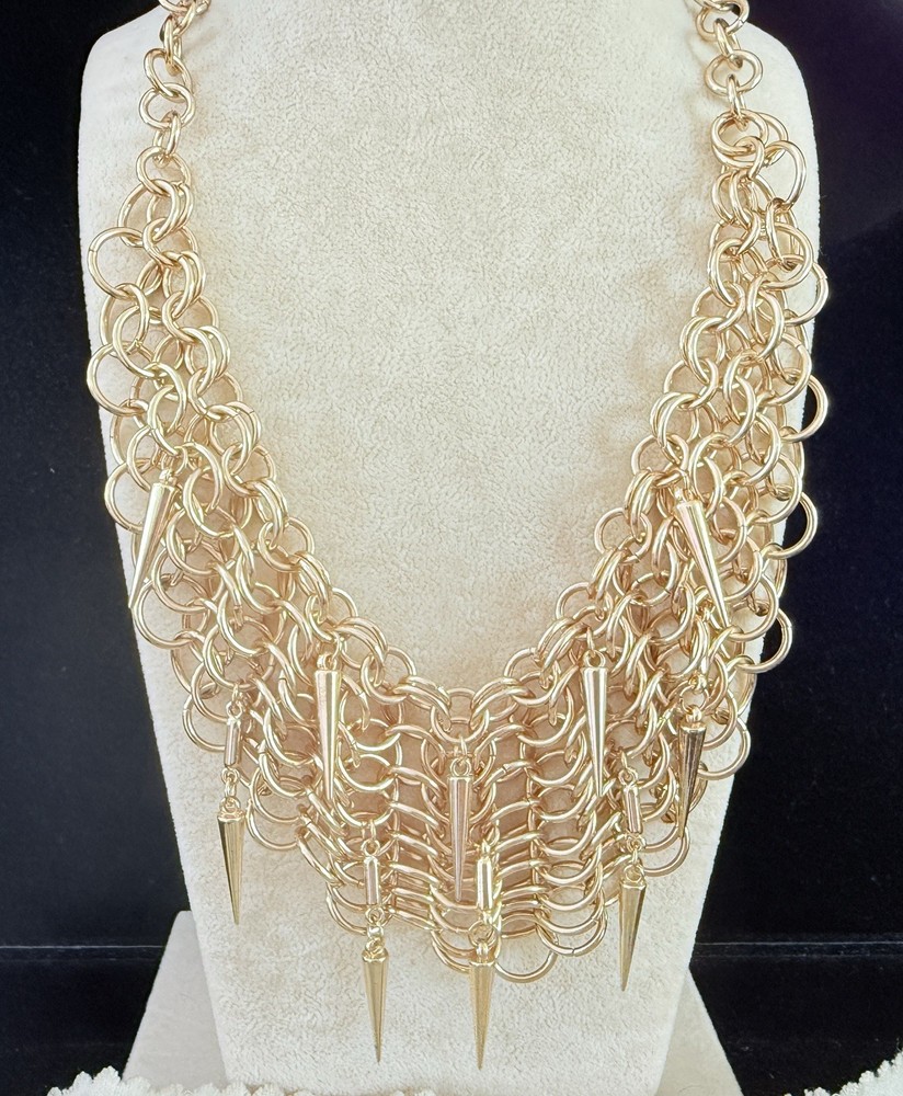 PRETTY SHINY GOLD TONE ROLO RINGS SPIKES STATEMENT BIB NECKLACE-24″ (BG178)