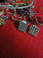 44-Piece Estate Jewelry Collection – Mixed Fashion Jewelry – Rings, Necklaces