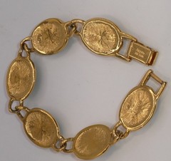 Vintage Napier Pat. Pend. Gold Tone Link Bracelet Black Onyx Glass Cabochon 7″