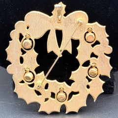 Vintage Christmas Wreath Brooch Pin Red Bow Rhinestones Gold Tone Holiday 2″