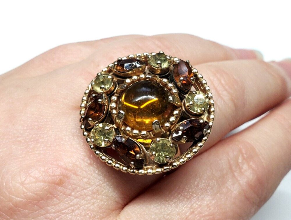 Vintage Rhinestone Cocktail Costume Ring Yellow Brown Gold Tone High End Jewelry