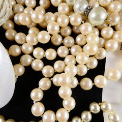 Huge Vintage Faux Pearl Jewelry Lot 4 lbs 30 Necklaces Bracelets 40 Piece Lot